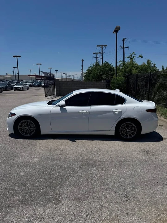 2020 Alfa Romeo Giulia - Image 9 of 14