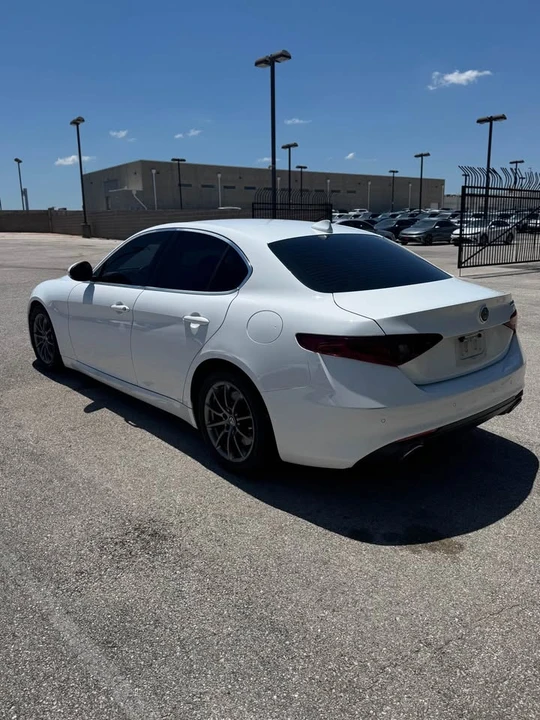 2020 Alfa Romeo Giulia - Image 8 of 14