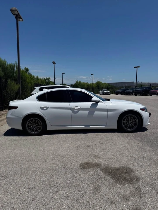2020 Alfa Romeo Giulia - Image 7 of 14