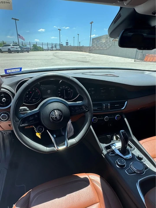 2020 Alfa Romeo Giulia - Image 4 of 14