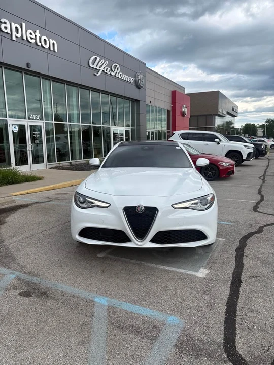 2020 Alfa Romeo Giulia - Image 2 of 9