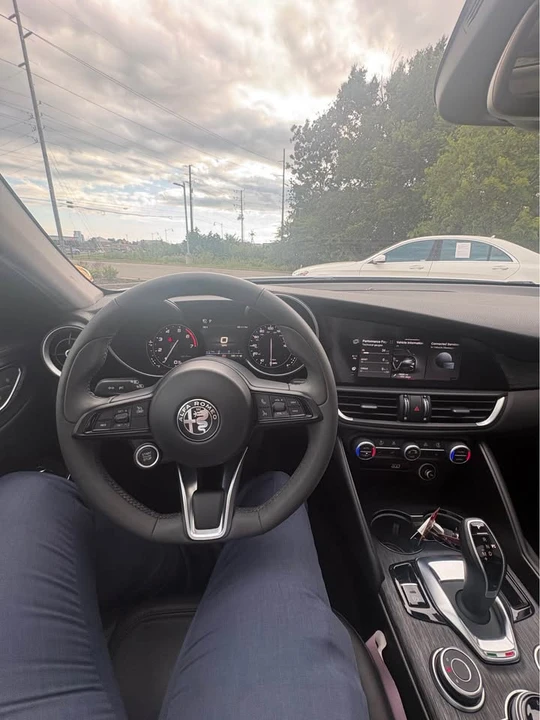 2020 Alfa Romeo Giulia - Image 7 of 9