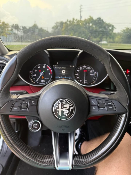 2020 Alfa Romeo Giulia - Image 14 of 20