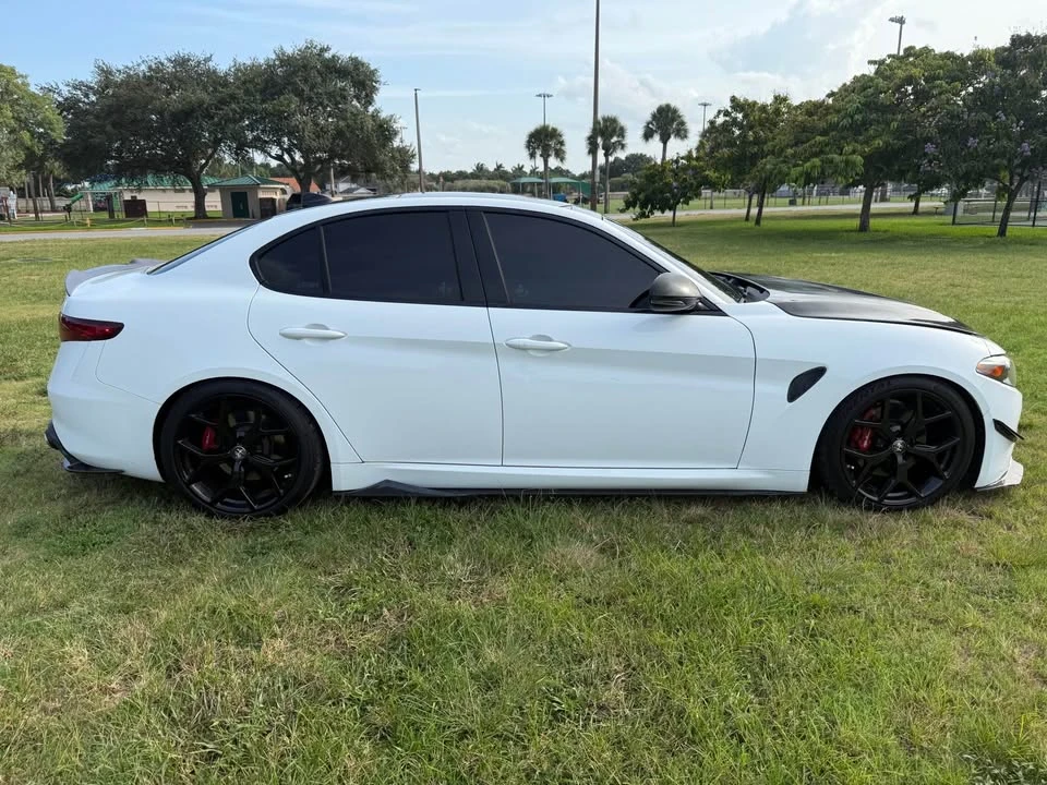 2020 Alfa Romeo Giulia - Image 11 of 20