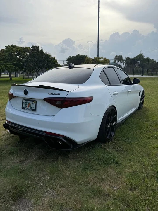 2020 Alfa Romeo Giulia - Image 10 of 20