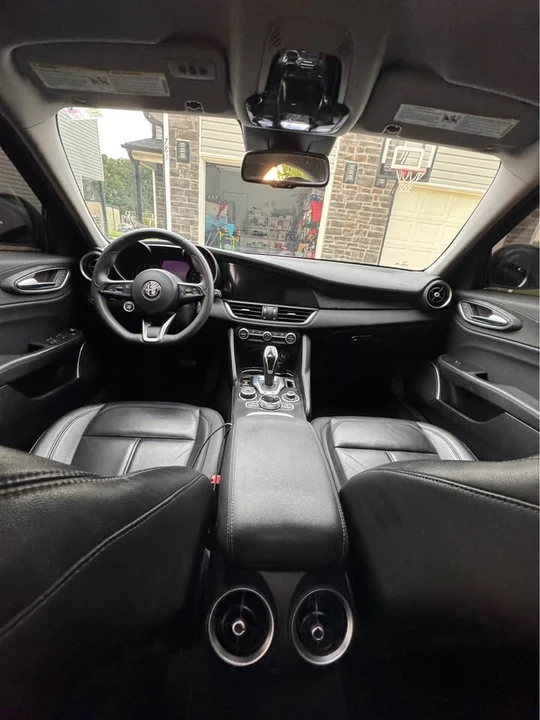 2020 Alfa Romeo Giulia - Image 7 of 12