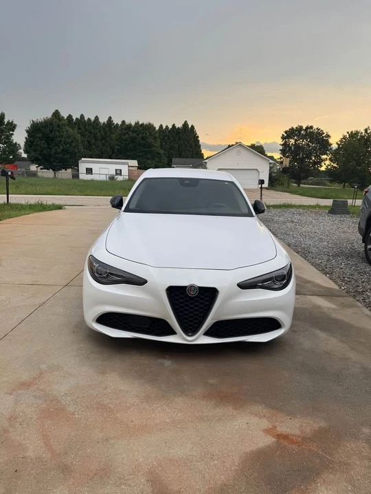 2020 Alfa Romeo Giulia - Image 2 of 12