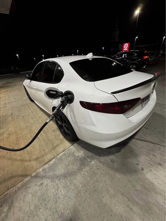 2020 Alfa Romeo Giulia - Image 11 of 12