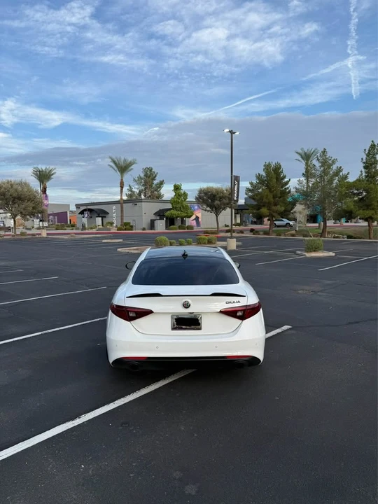 2020 Alfa Romeo Giulia - Image 5 of 19