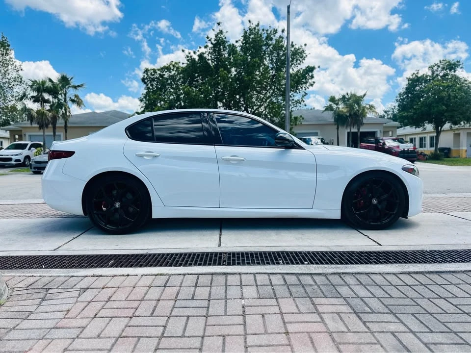 2020 Alfa Romeo Giulia - Image 12 of 16