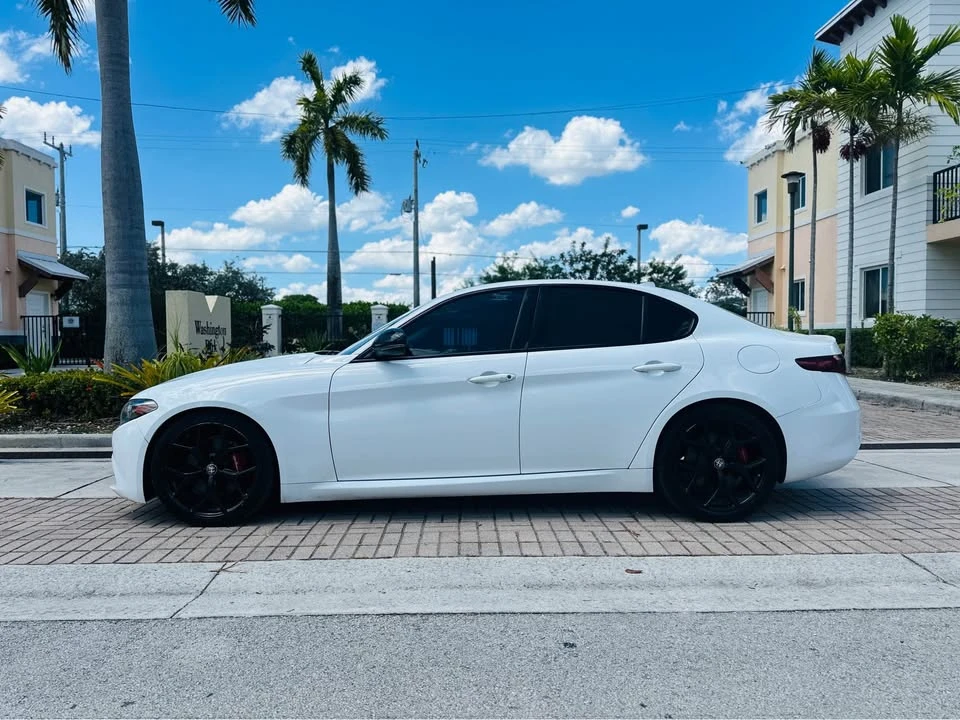 2020 Alfa Romeo Giulia - Image 16 of 16