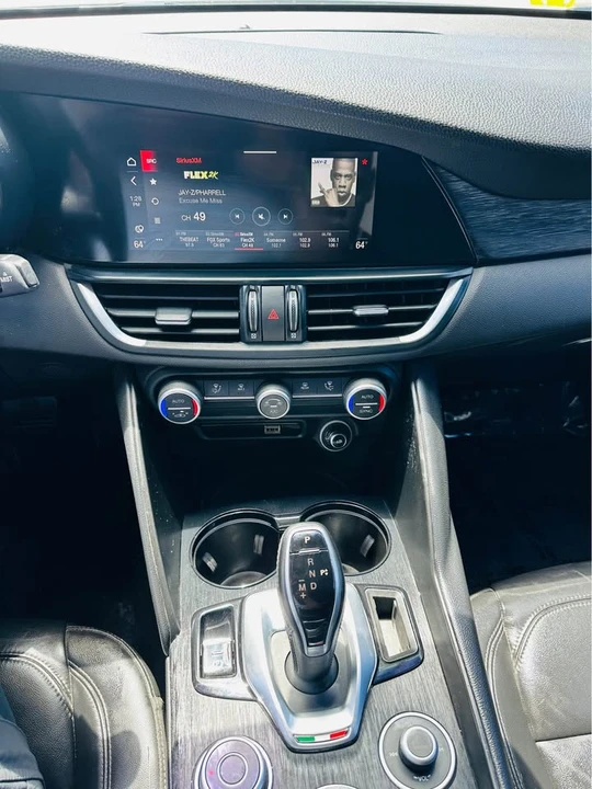 2020 Alfa Romeo Giulia - Image 6 of 16