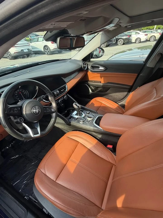 2020 Alfa Romeo Giulia - Image 4 of 9