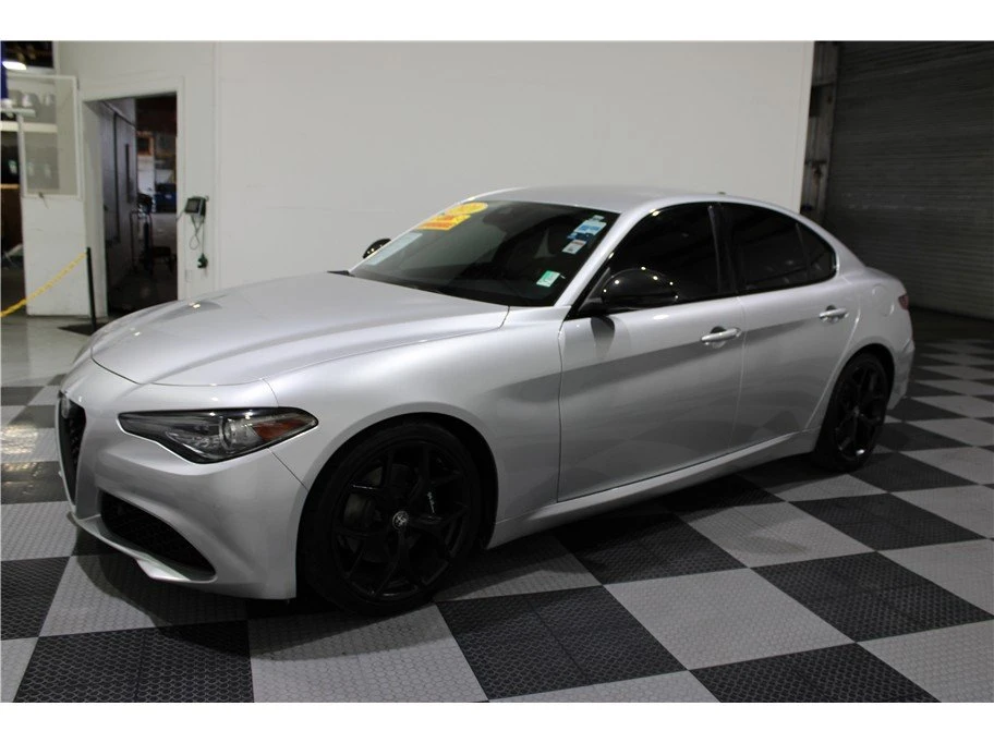 2020 Alfa Romeo Giulia - Image 5 of 20
