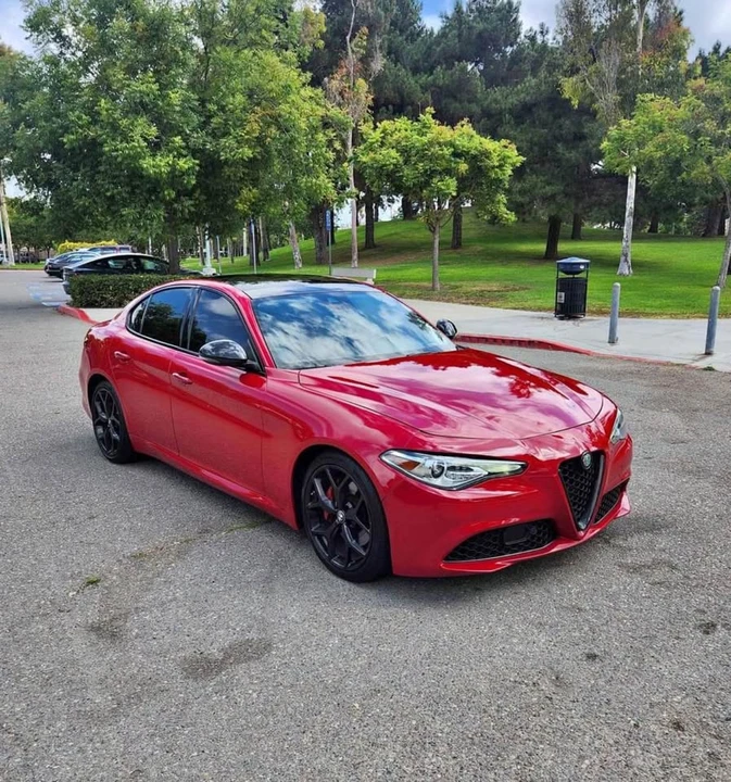 2020 Alfa Romeo Giulia - Image 2 of 3