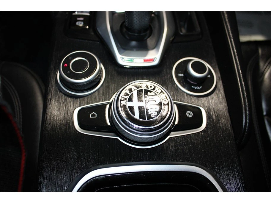 2020 Alfa Romeo Giulia - Image 11 of 20