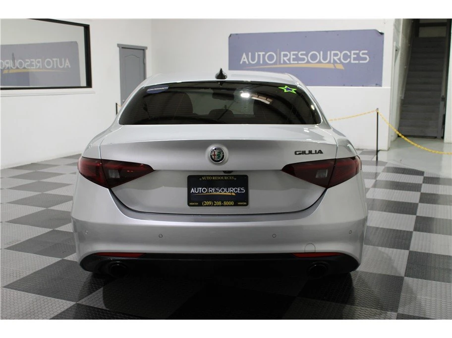 2020 Alfa Romeo Giulia - Image 4 of 20
