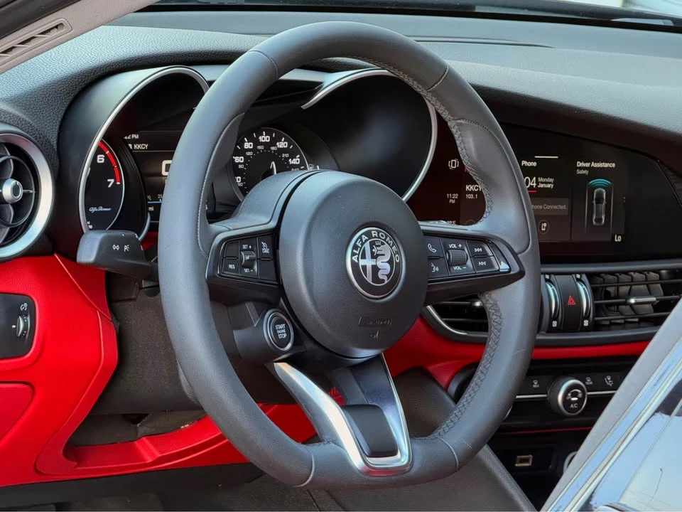 2020 Alfa Romeo Giulia - Image 13 of 20