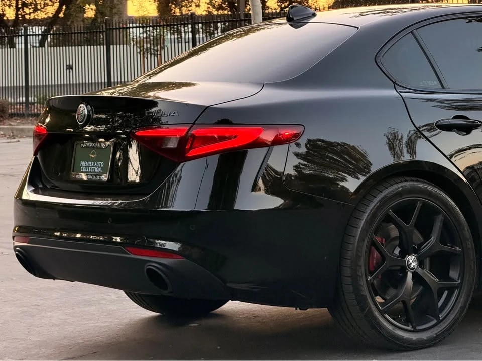 2020 Alfa Romeo Giulia - Image 9 of 20