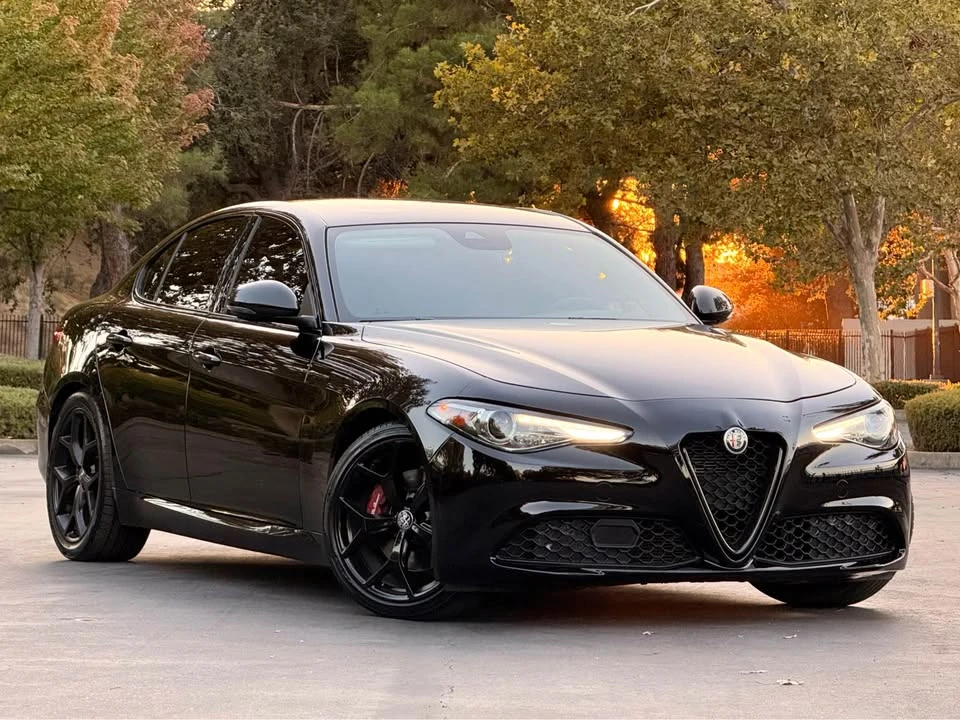 2020 Alfa Romeo Giulia - Image 2 of 20