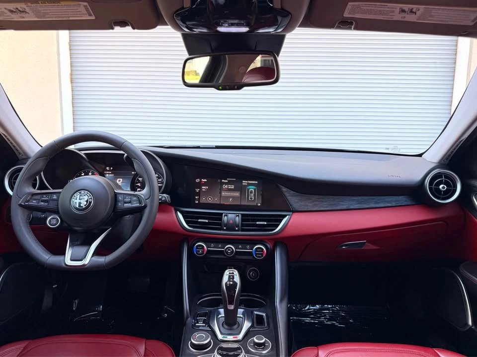 2020 Alfa Romeo Giulia - Image 11 of 20
