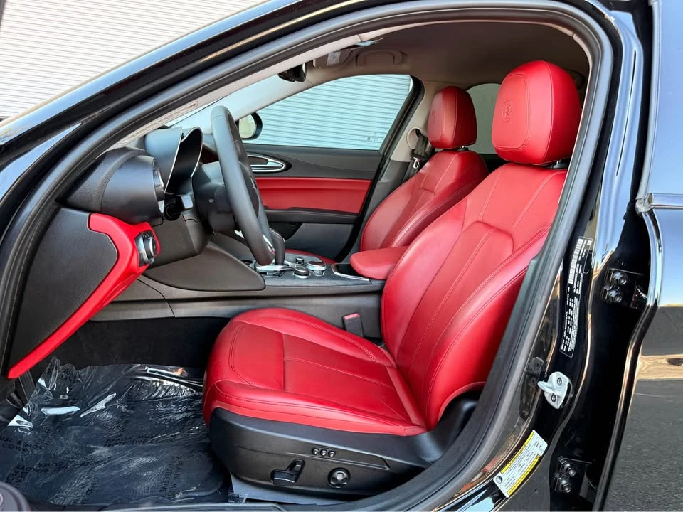 2020 Alfa Romeo Giulia - Image 15 of 20