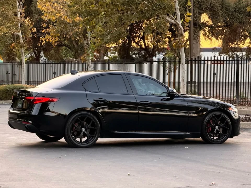 2020 Alfa Romeo Giulia - Image 8 of 20
