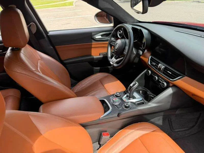 2020 Alfa Romeo Giulia - Image 17 of 20