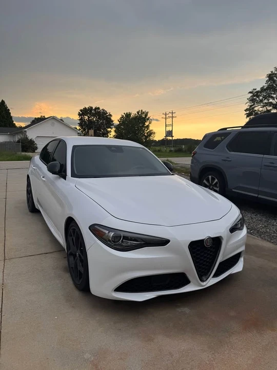 2020 Alfa Romeo Giulia - Image 2 of 10