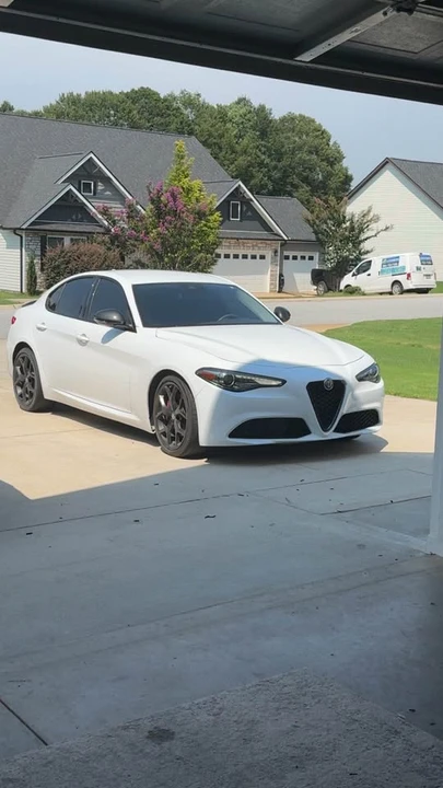 2020 Alfa Romeo Giulia - Image 6 of 10