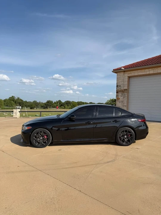 2020 Alfa Romeo Giulia - Image 8 of 17