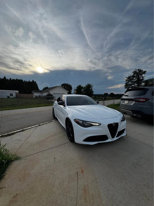 2020 Alfa Romeo Giulia - Image 5 of 10