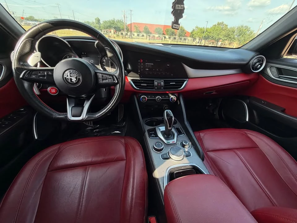 2020 Alfa Romeo Giulia - Image 13 of 17