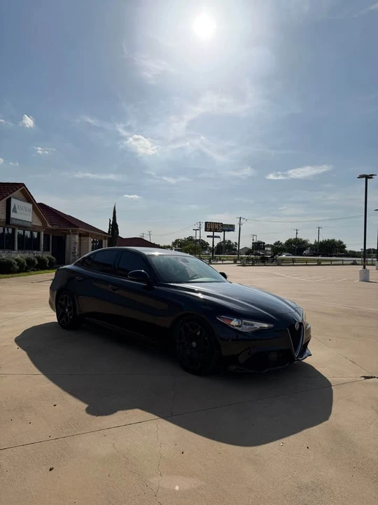 2020 Alfa Romeo Giulia - Image 4 of 17