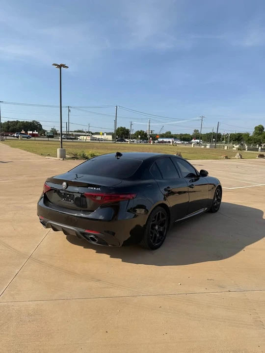 2020 Alfa Romeo Giulia - Image 6 of 17