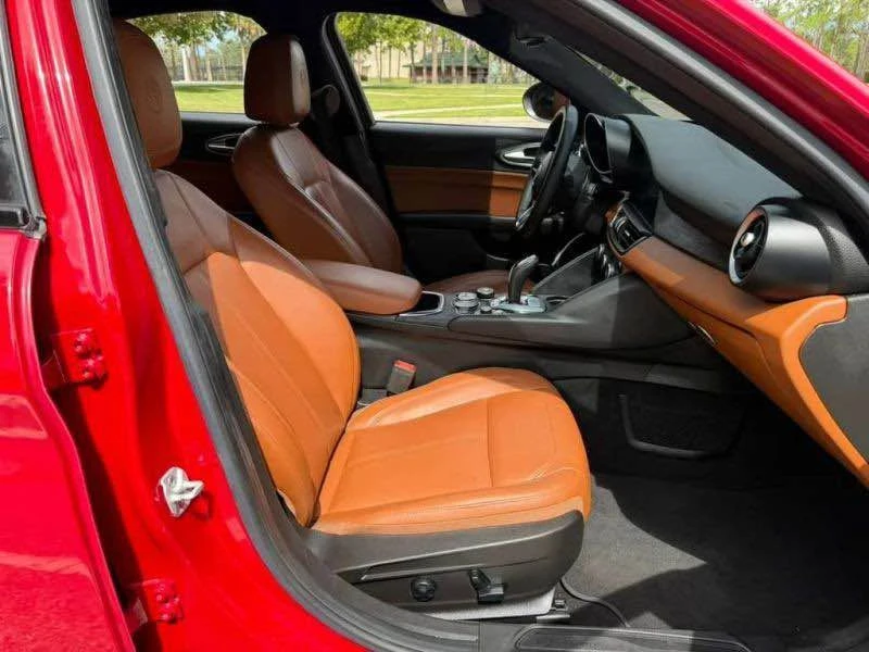 2020 Alfa Romeo Giulia - Image 16 of 20