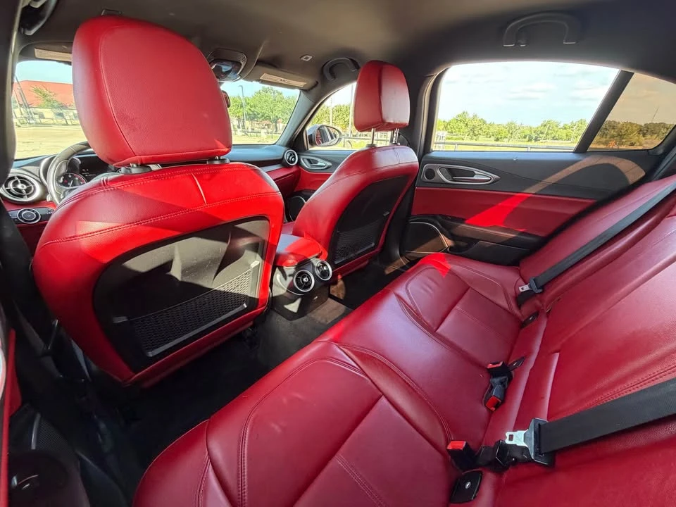 2020 Alfa Romeo Giulia - Image 16 of 17