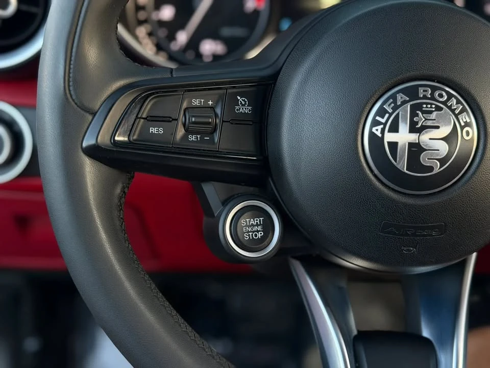 2020 Alfa Romeo Giulia - Image 15 of 20