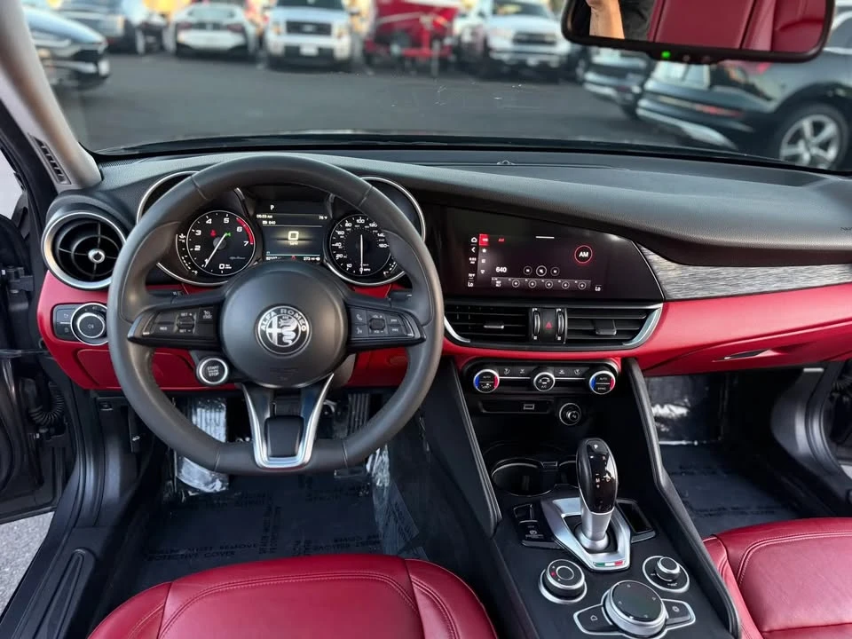 2020 Alfa Romeo Giulia - Image 12 of 20