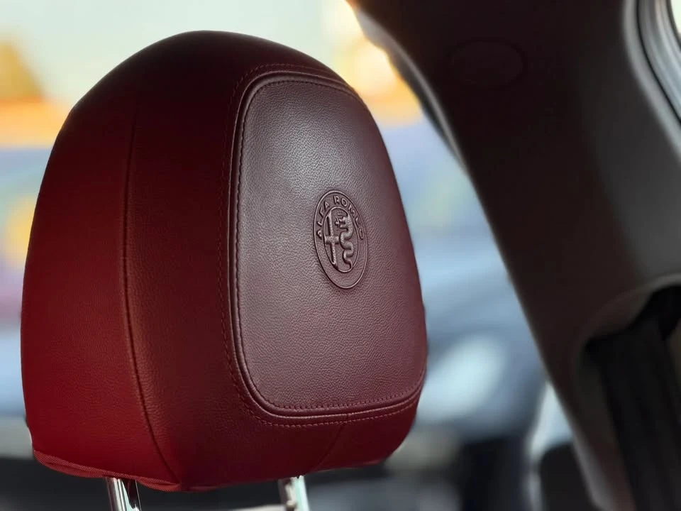 2020 Alfa Romeo Giulia - Image 11 of 20
