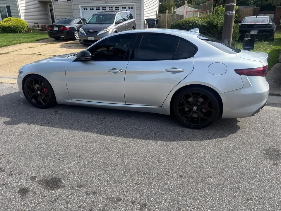 2020 Alfa Romeo Giulia - Image 5 of 9