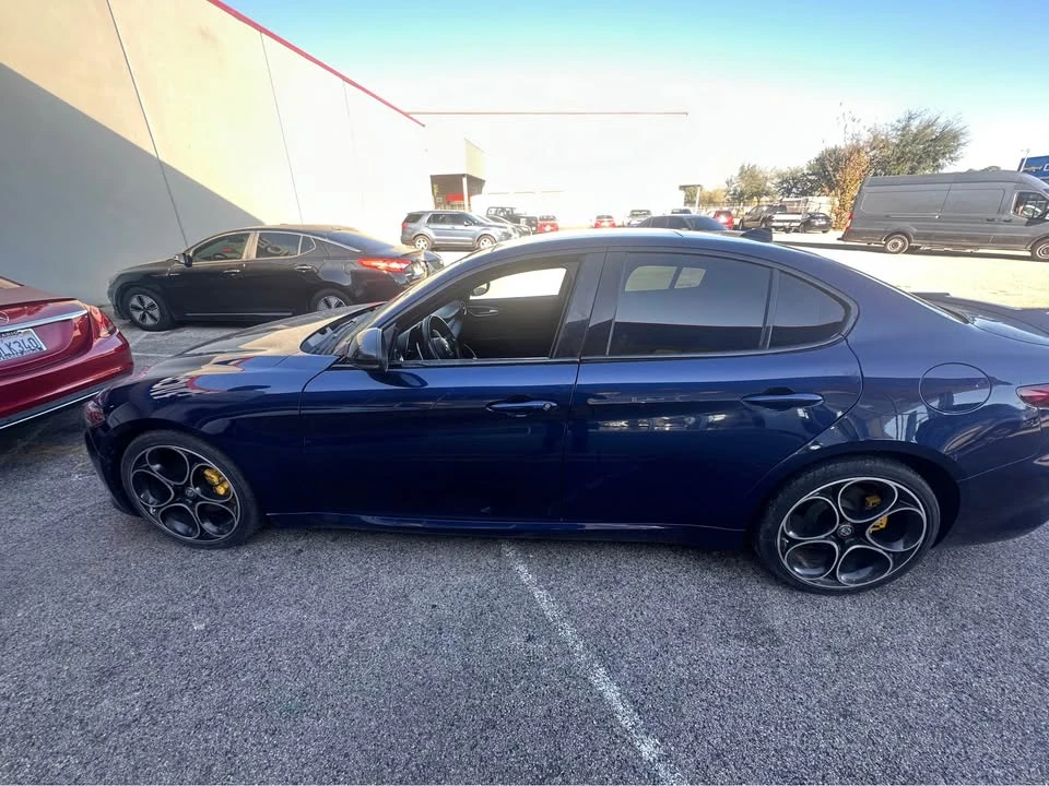 2020 Alfa Romeo Giulia - Image 5 of 21