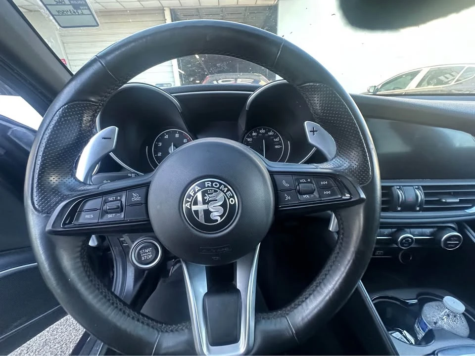 2020 Alfa Romeo Giulia - Image 18 of 21