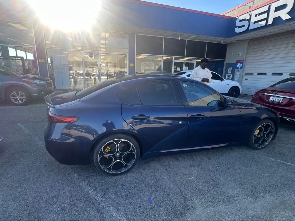 2020 Alfa Romeo Giulia - Image 9 of 21