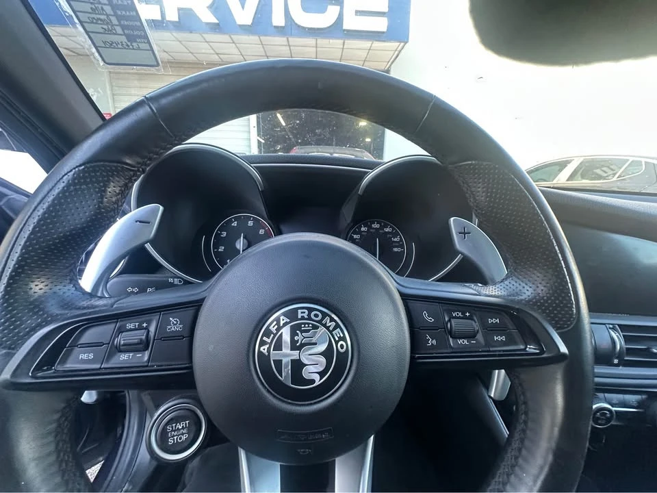 2020 Alfa Romeo Giulia - Image 16 of 21