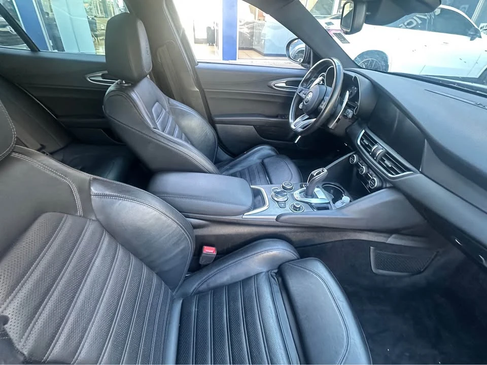 2020 Alfa Romeo Giulia - Image 12 of 21