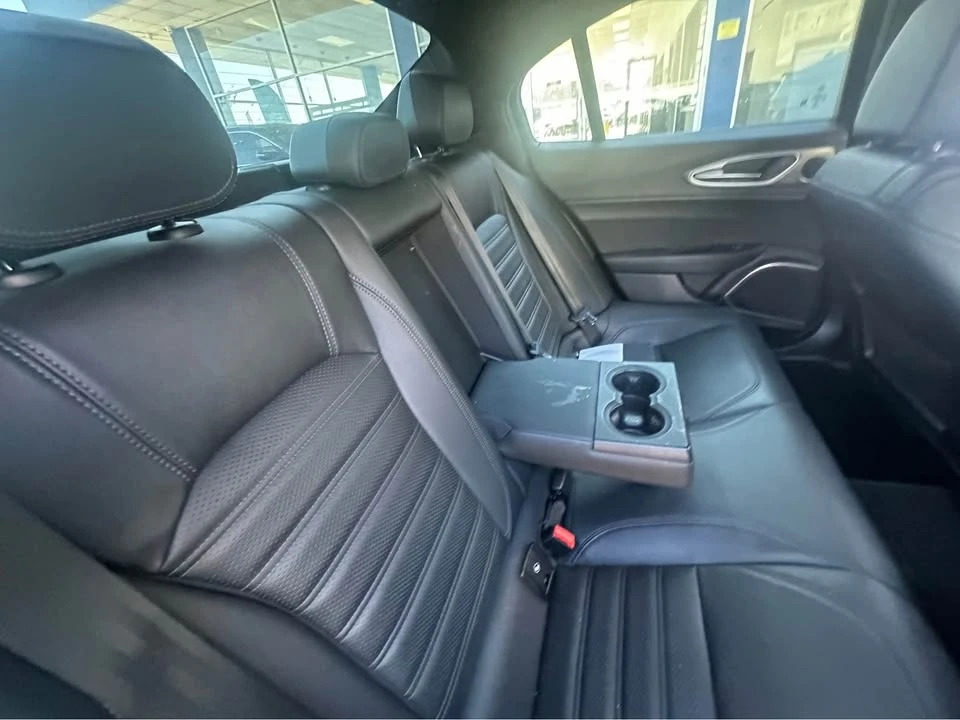 2020 Alfa Romeo Giulia - Image 14 of 21