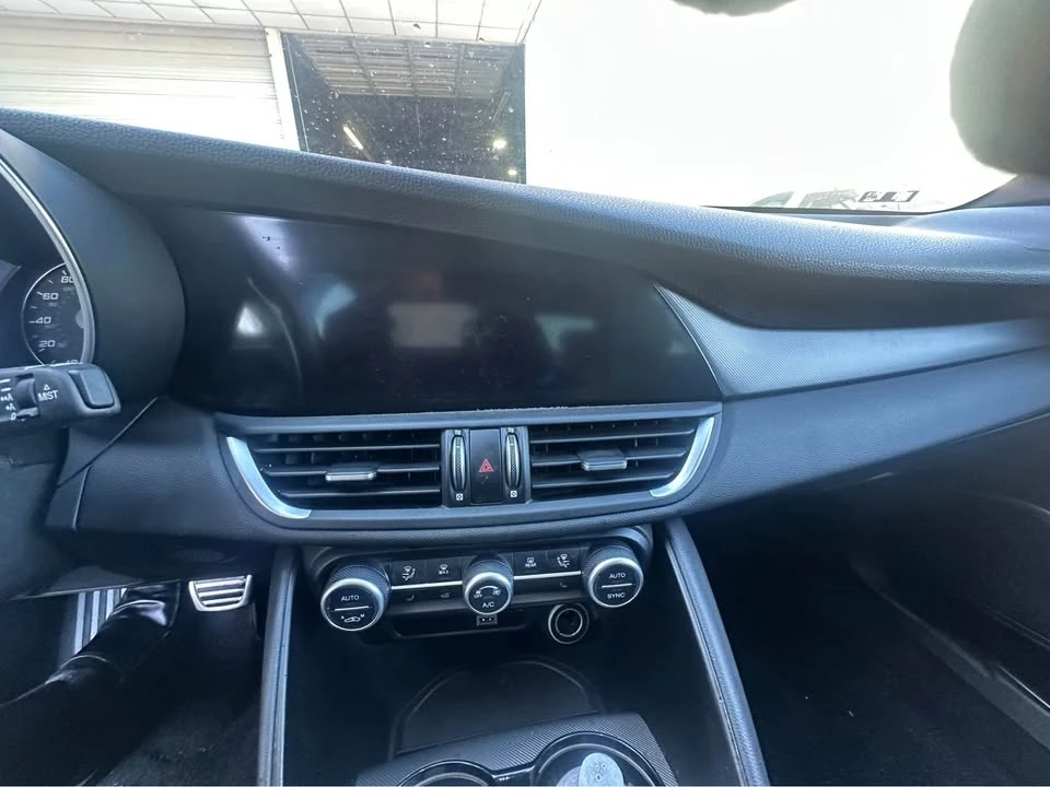 2020 Alfa Romeo Giulia - Image 20 of 21