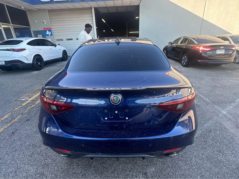 2020 Alfa Romeo Giulia - Image 7 of 21