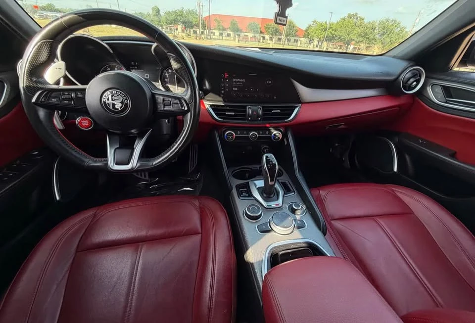 2020 Alfa Romeo Giulia - Image 8 of 13
